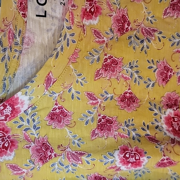 Loft NWT Plus Size Short Sleeved Shirt Yellow with Pink Flowers Size 24/26 - Picture 4 of 6
